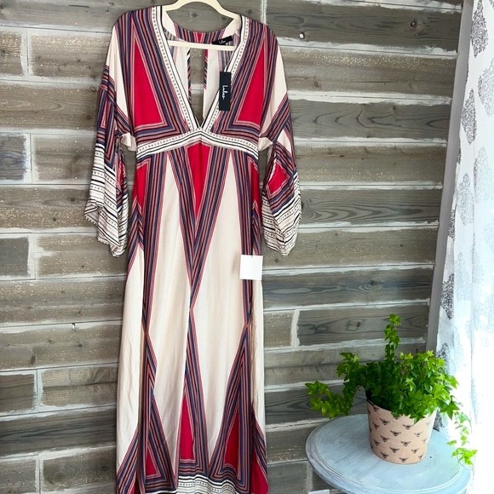 NWT Lulus V-Neck Maxi Dress